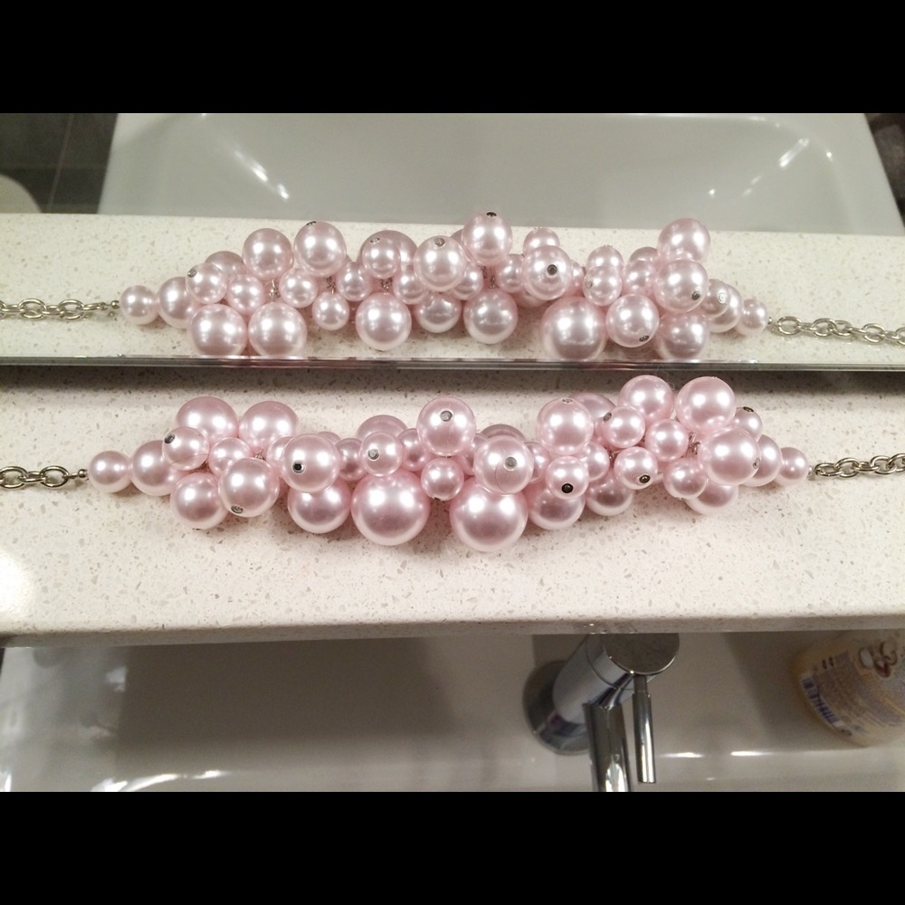 Pink faux  pearl cluster necklace - Picture 2 of 3
